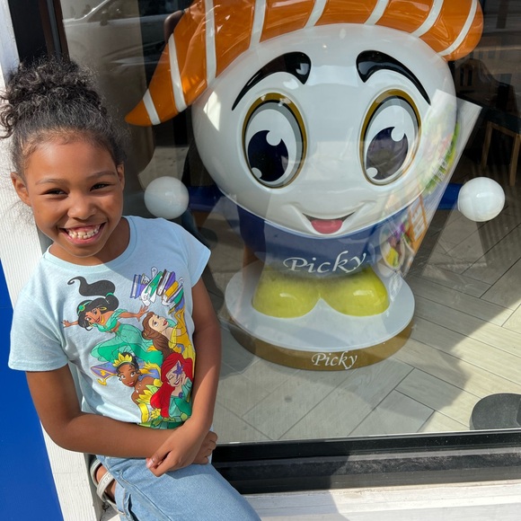 Meet your Posher, Dorothy - Picture 3 of 4